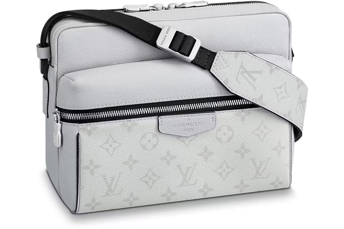 Louis Vuitton Outdoor Messenger
Monogram Antarctica Taiga White