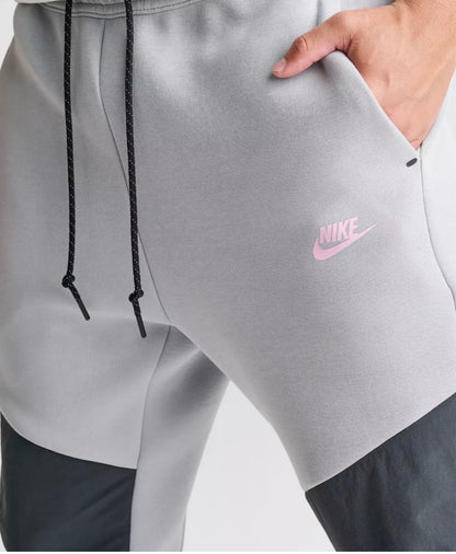 Nike Tech
Men's Fleece Joggers(Pink/Grey)