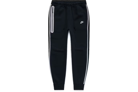 Nike Sportswear Tech Fleece Reflective Details PantBlack/Bemis Silver