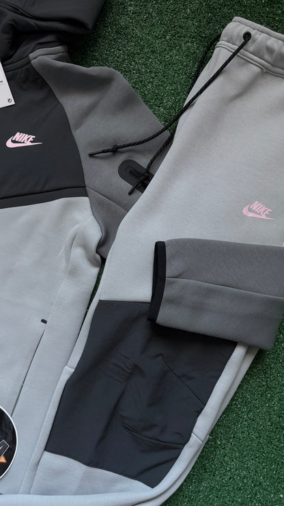 Nike Tech
Men's Fleece Windrunner Full-Zip Jacket(Grey/Pink)