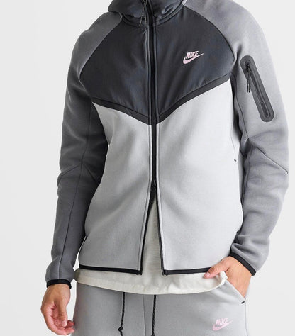 Nike Tech
Men's Fleece Windrunner Full-Zip Jacket(Grey/Pink)