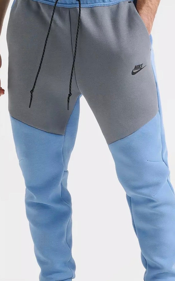 Nike Tech
Men's Fleece Joggers (Grey/Blue)