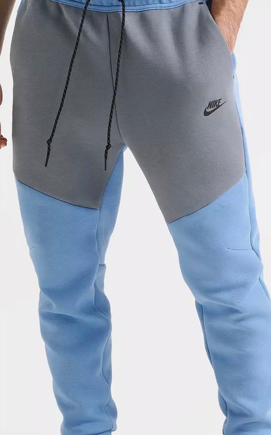 Nike Tech
Men's Fleece Joggers (Grey/Blue)