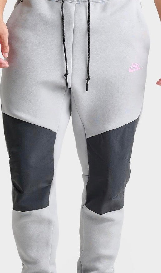 Nike Tech
Men's Fleece Joggers(Pink/Grey)